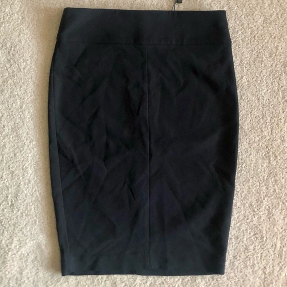 DYNAMITE pencil skirt in jet black. Size XSmall. - Picture 2 of 6